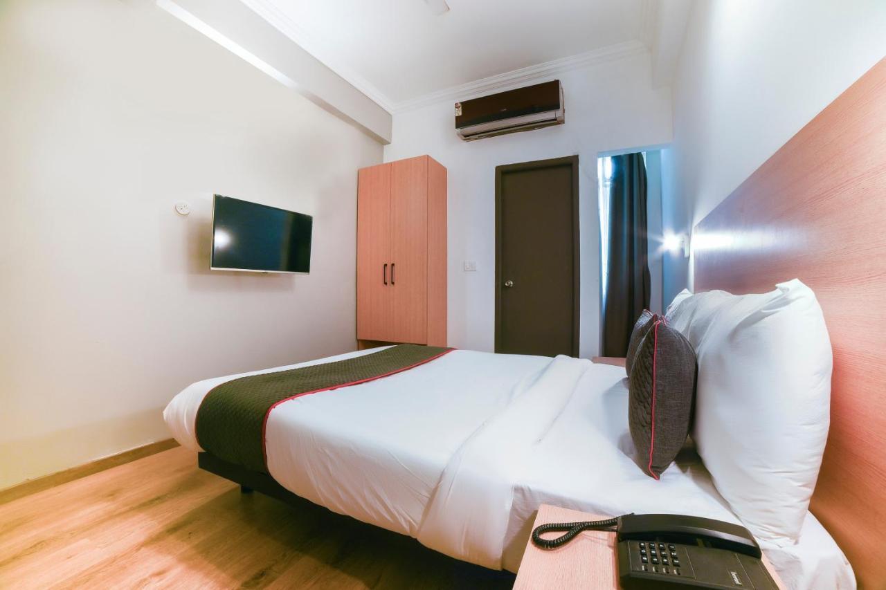 โอโย ทาวน์เฮาส์ 142 วทาปลานี Hotel เชนไน ภายนอก รูปภาพ