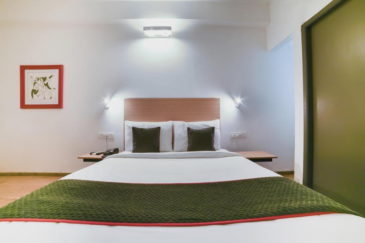 โอโย ทาวน์เฮาส์ 142 วทาปลานี Hotel เชนไน ภายนอก รูปภาพ