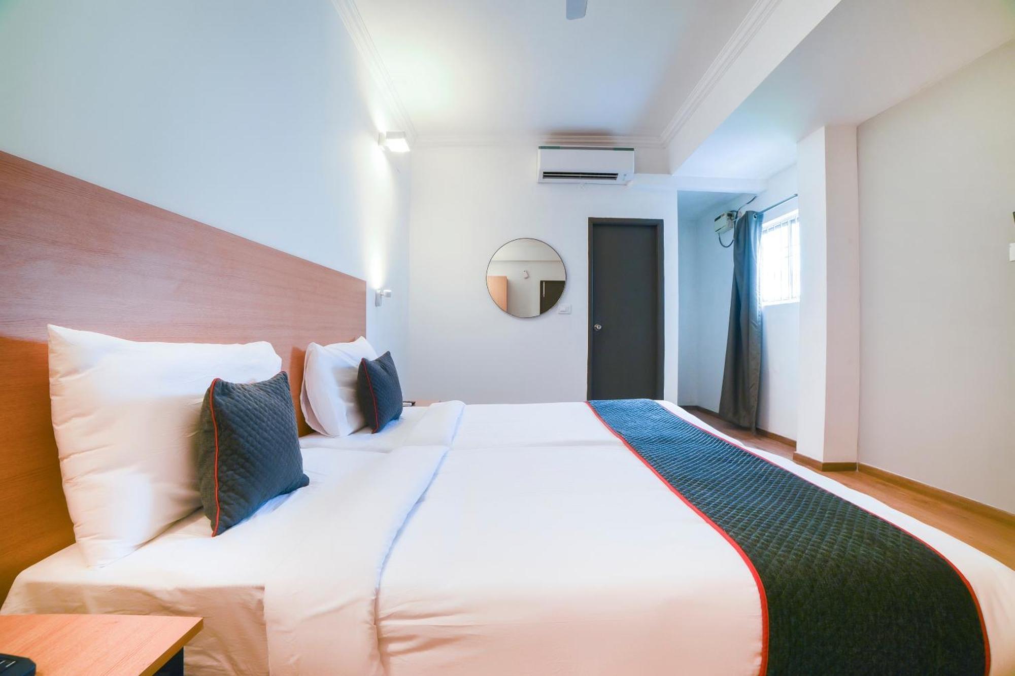 โอโย ทาวน์เฮาส์ 142 วทาปลานี Hotel เชนไน ภายนอก รูปภาพ