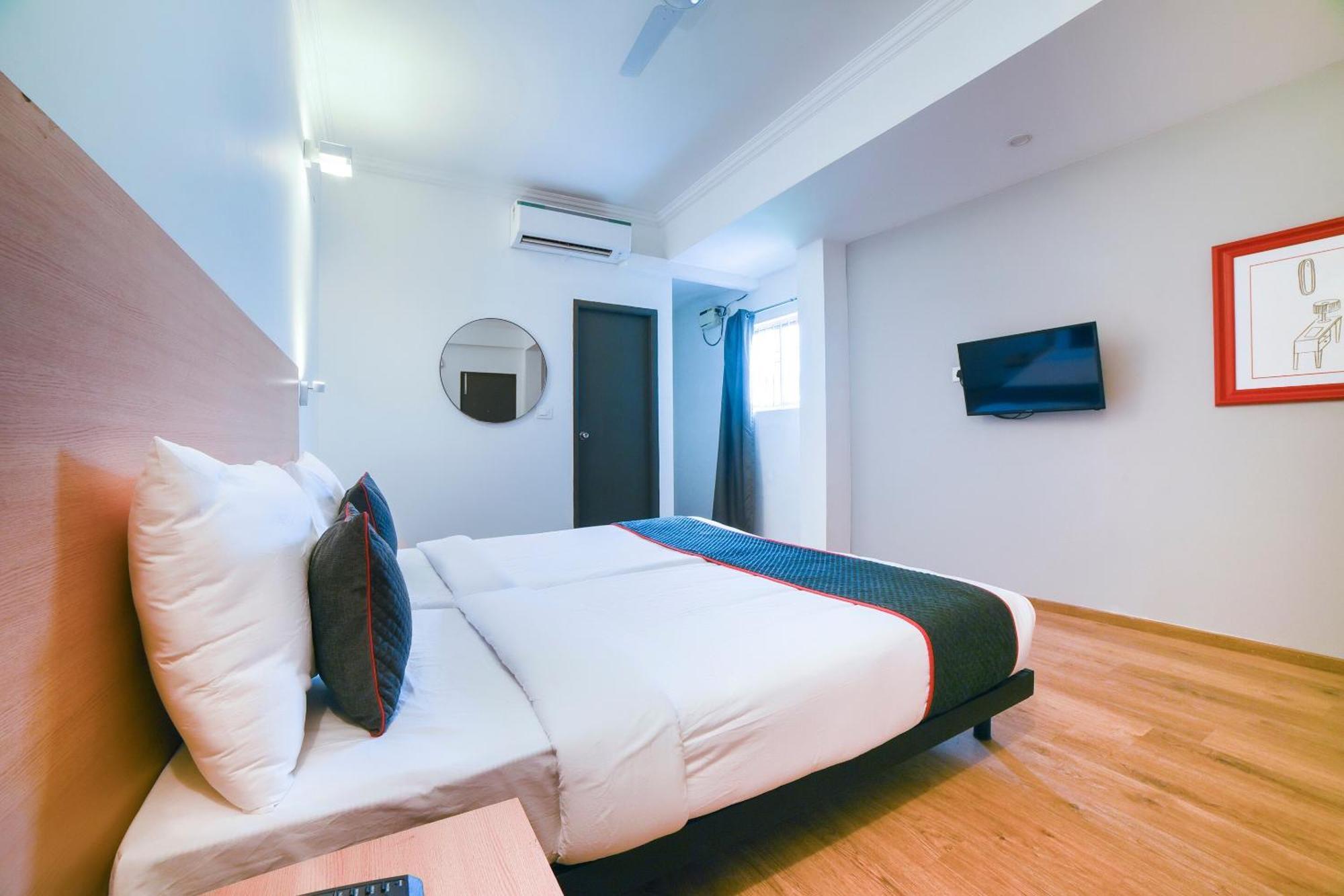 โอโย ทาวน์เฮาส์ 142 วทาปลานี Hotel เชนไน ภายนอก รูปภาพ
